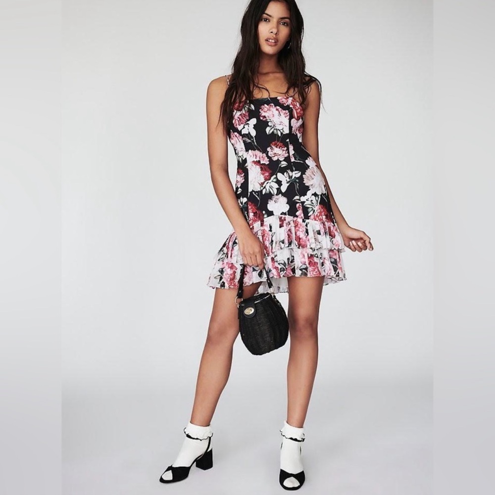 Fame and Partners‎ “ Oksana” Dark Floral Layered Ruffle Hem Mini Dress Sz 8